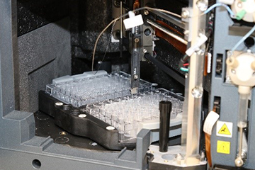 Appareil de chromatographie ultra haute performance